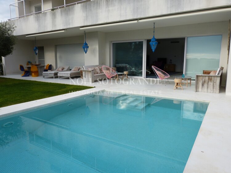 Large luxurious, modern apartment available in Sotogrande Pologardens