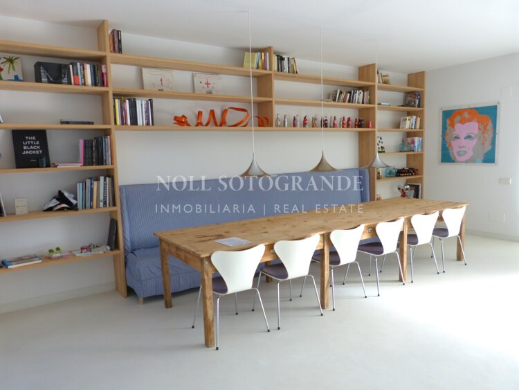 Large luxurious, modern apartment available in Sotogrande Pologardens