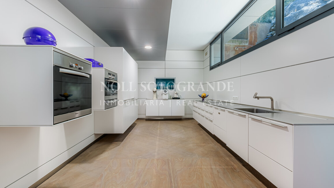 "Bond" Villa mit Meerblick La Reserva de Sotogrande