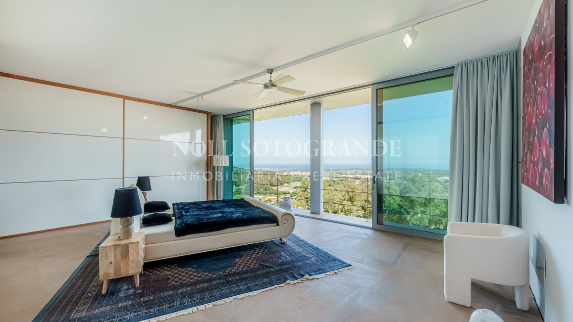 "Bond" Villa mit Meerblick La Reserva de Sotogrande
