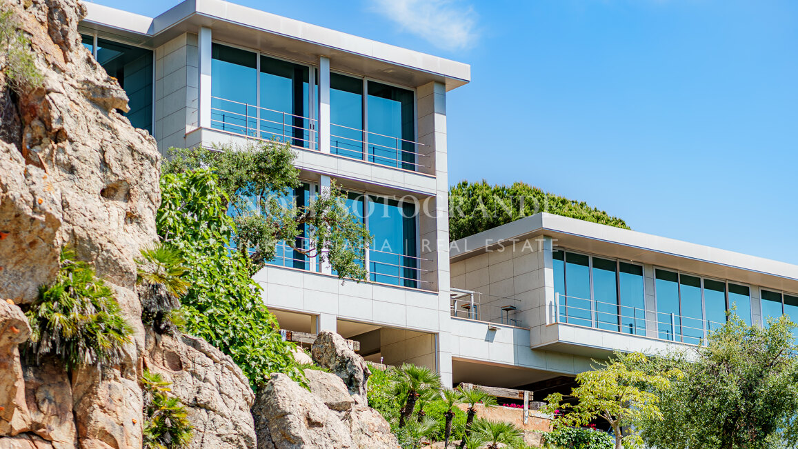 "Bond" Villa mit Meerblick La Reserva de Sotogrande