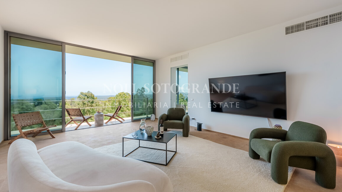 "Bond" Villa mit Meerblick La Reserva de Sotogrande