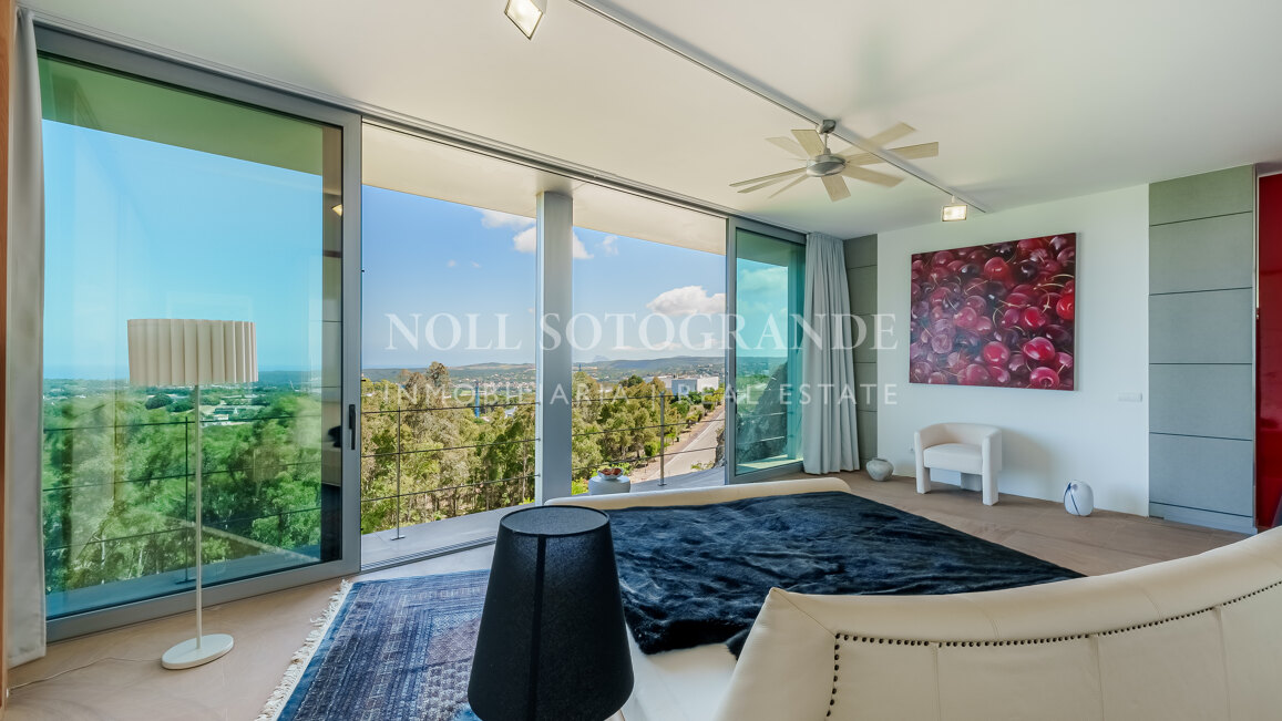 "Bond" Villa mit Meerblick La Reserva de Sotogrande