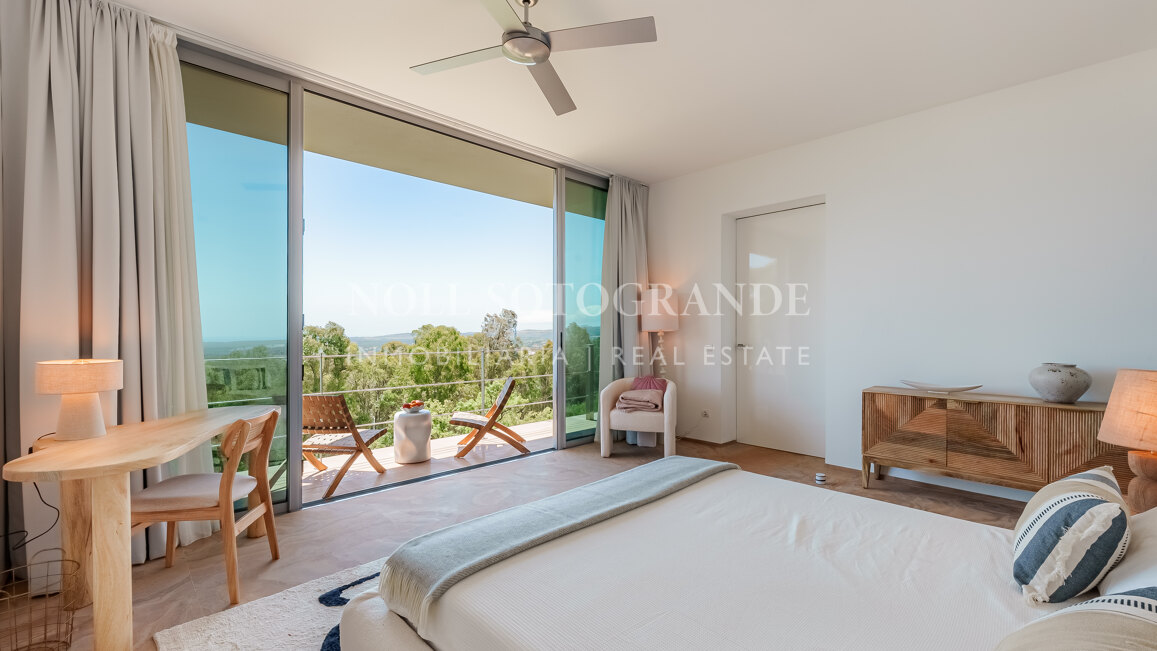 "Bond" Villa mit Meerblick La Reserva de Sotogrande