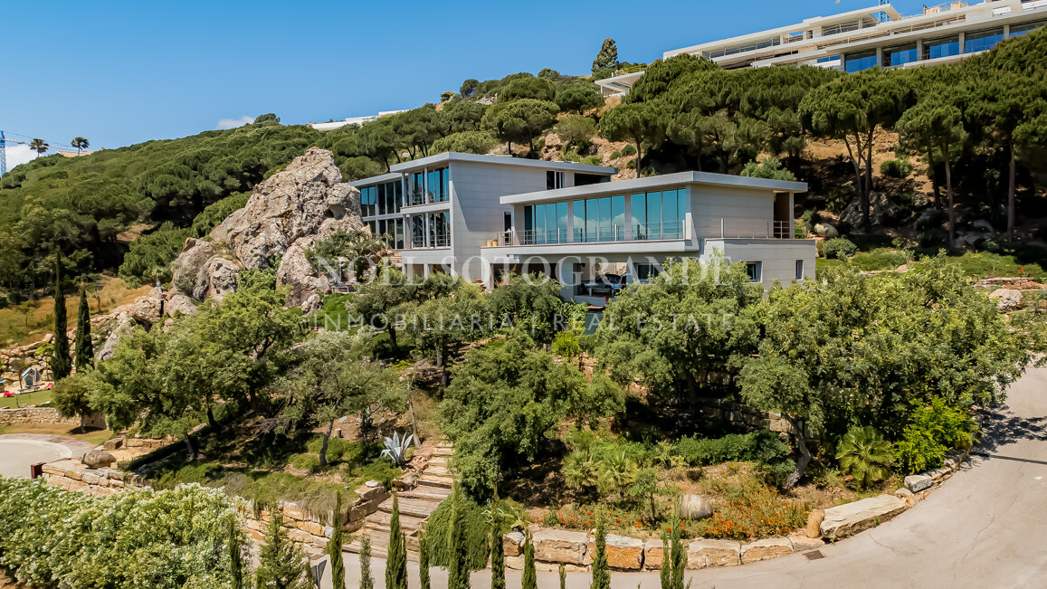 "Bond" Villa mit Meerblick La Reserva de Sotogrande