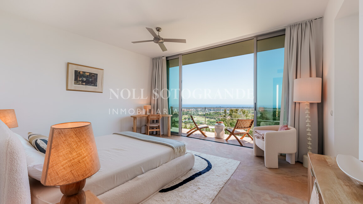 "Bond" Villa mit Meerblick La Reserva de Sotogrande