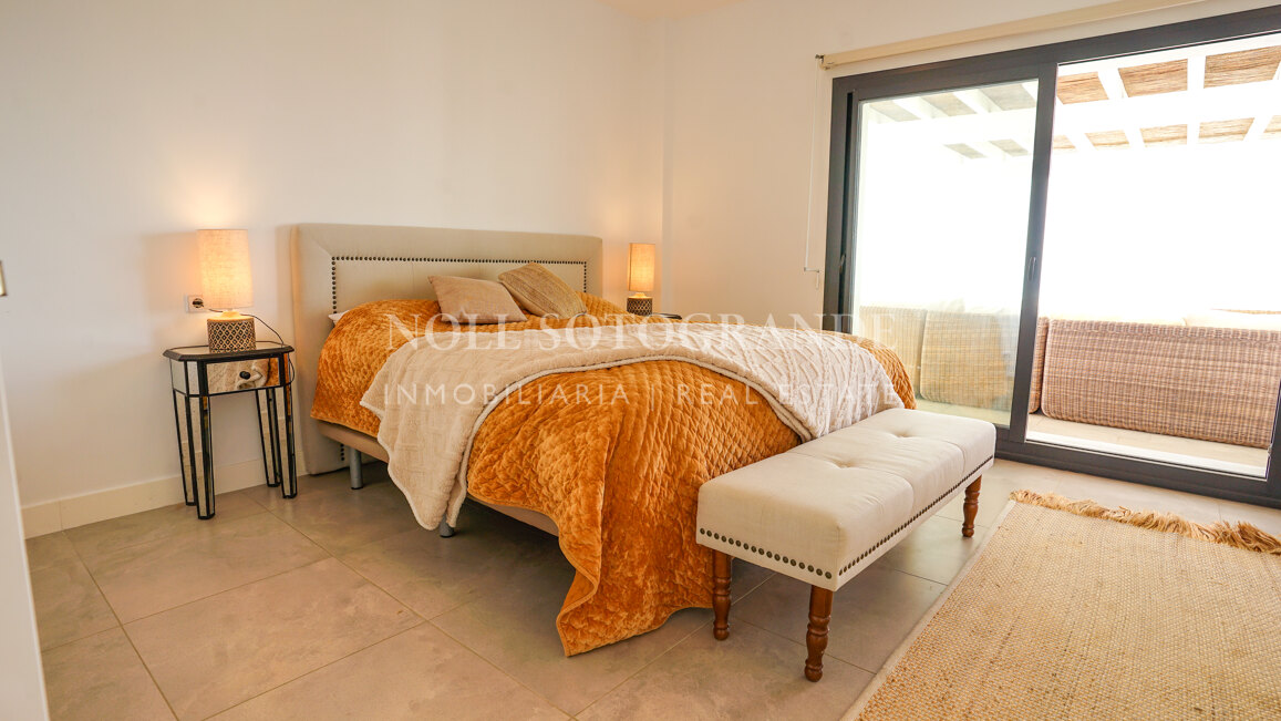 Villa mit traumhaftem Blick in Alcaidesa zu vermieten