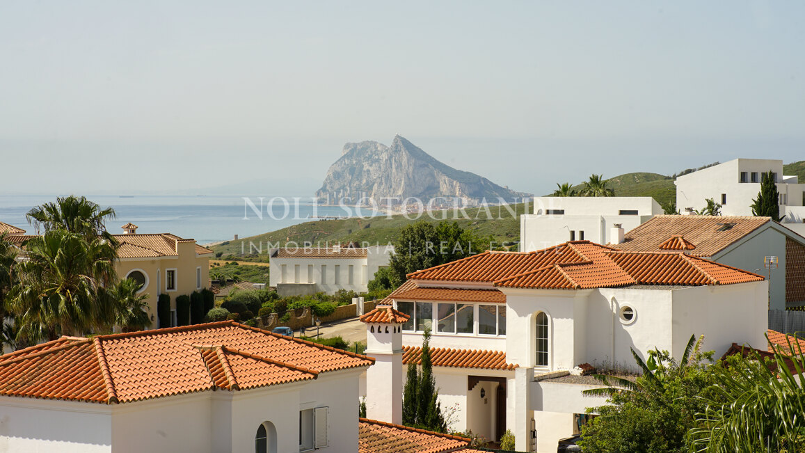 Villa mit traumhaftem Blick in Alcaidesa zu vermieten