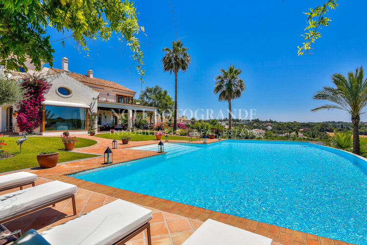 Makellose Villa mit Meer-und Golfblick Sotogrande Alto