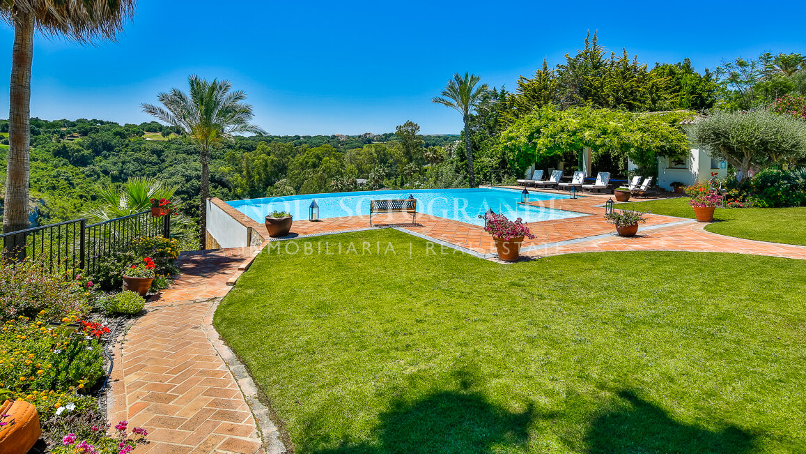 Makellose Villa mit Meer-und Golfblick Sotogrande Alto