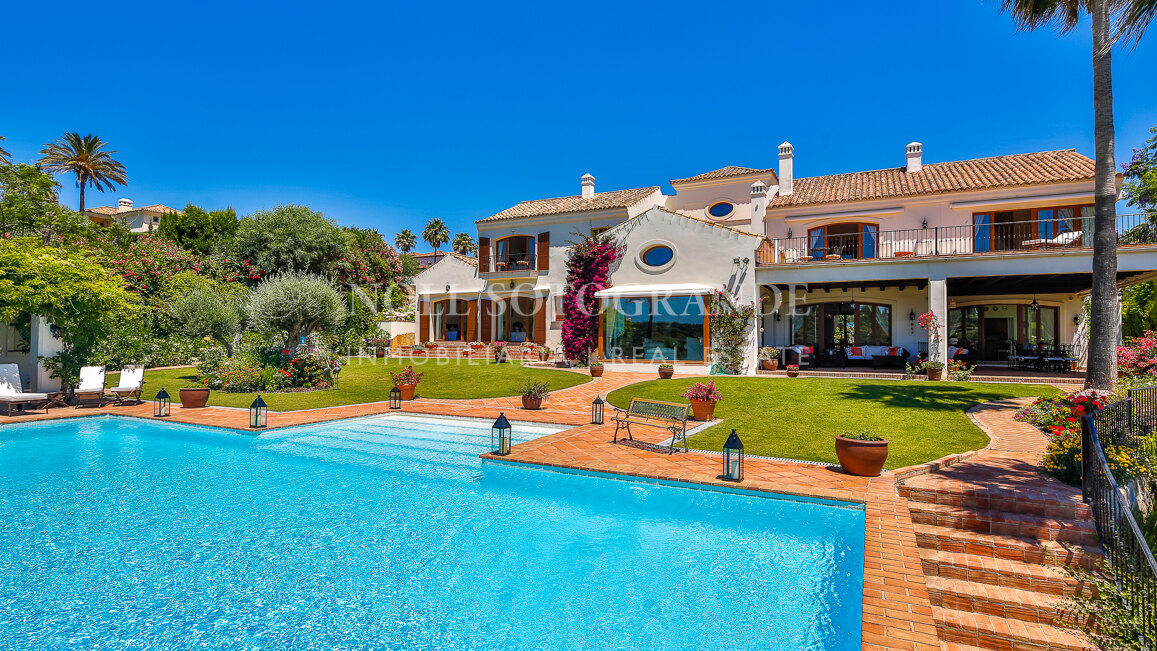 Makellose Villa mit Meer-und Golfblick Sotogrande Alto