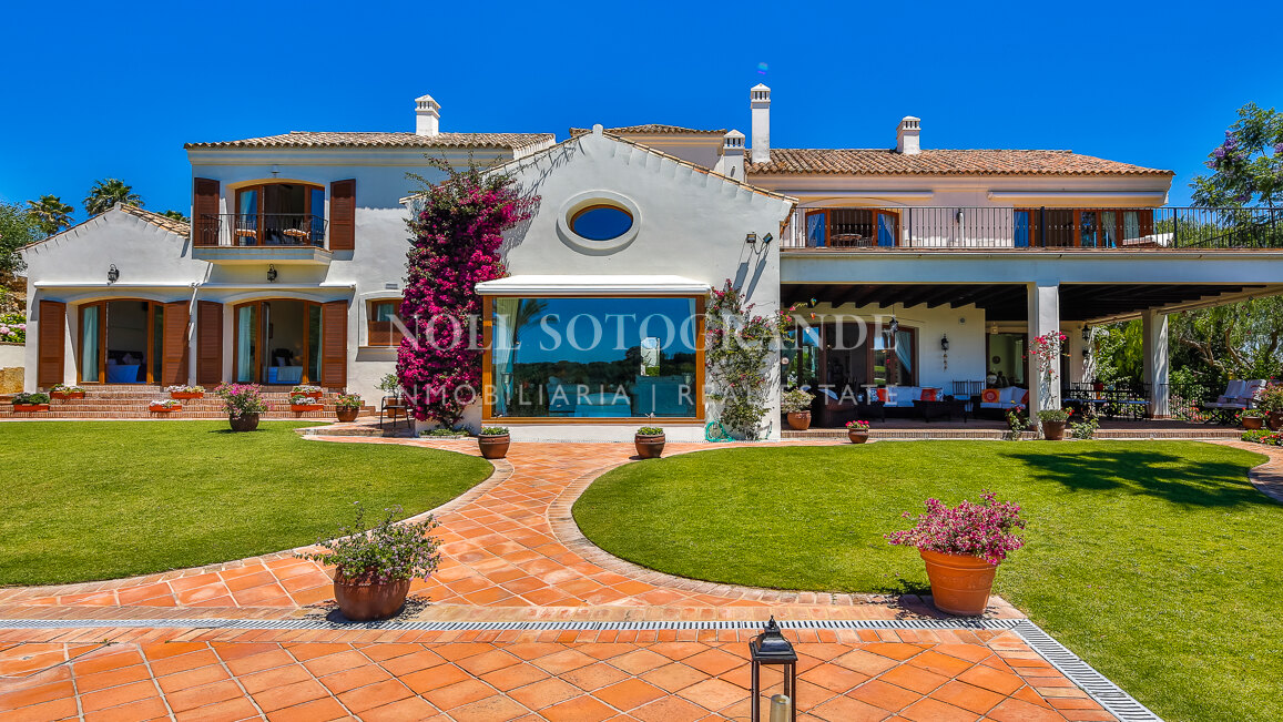 Makellose Villa mit Meer-und Golfblick Sotogrande Alto