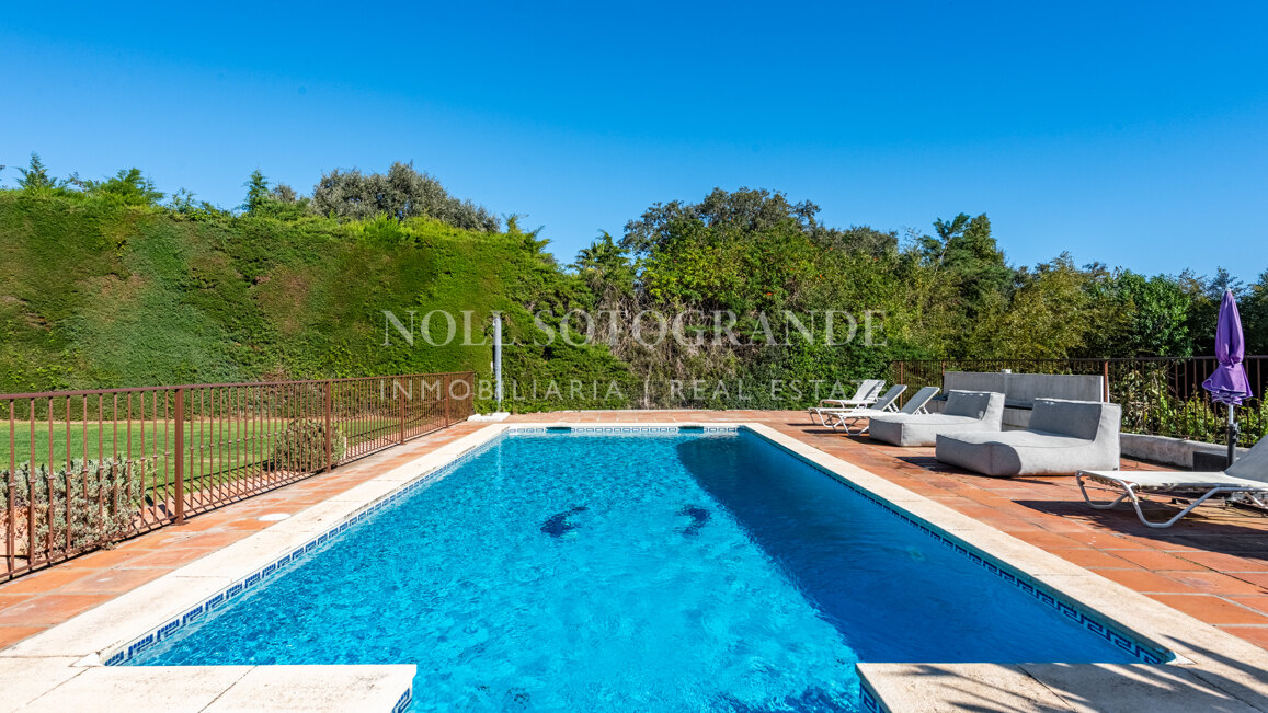 Villa moderna en alquiler en Sotogrande Costa