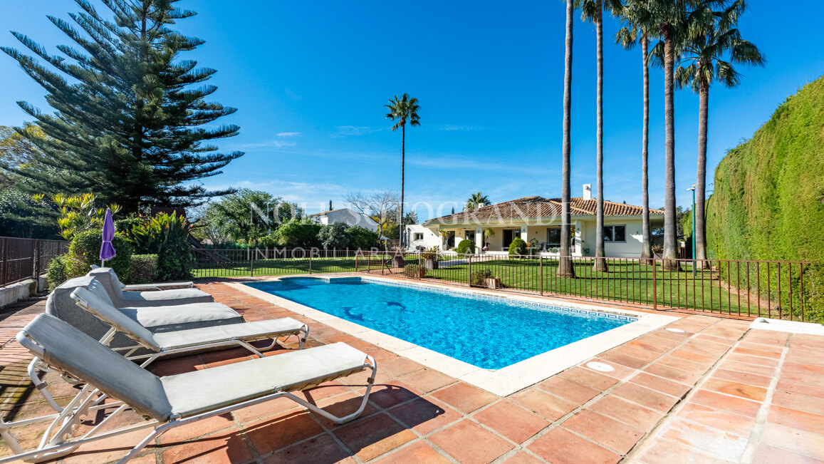 Villa moderna en alquiler en Sotogrande Costa