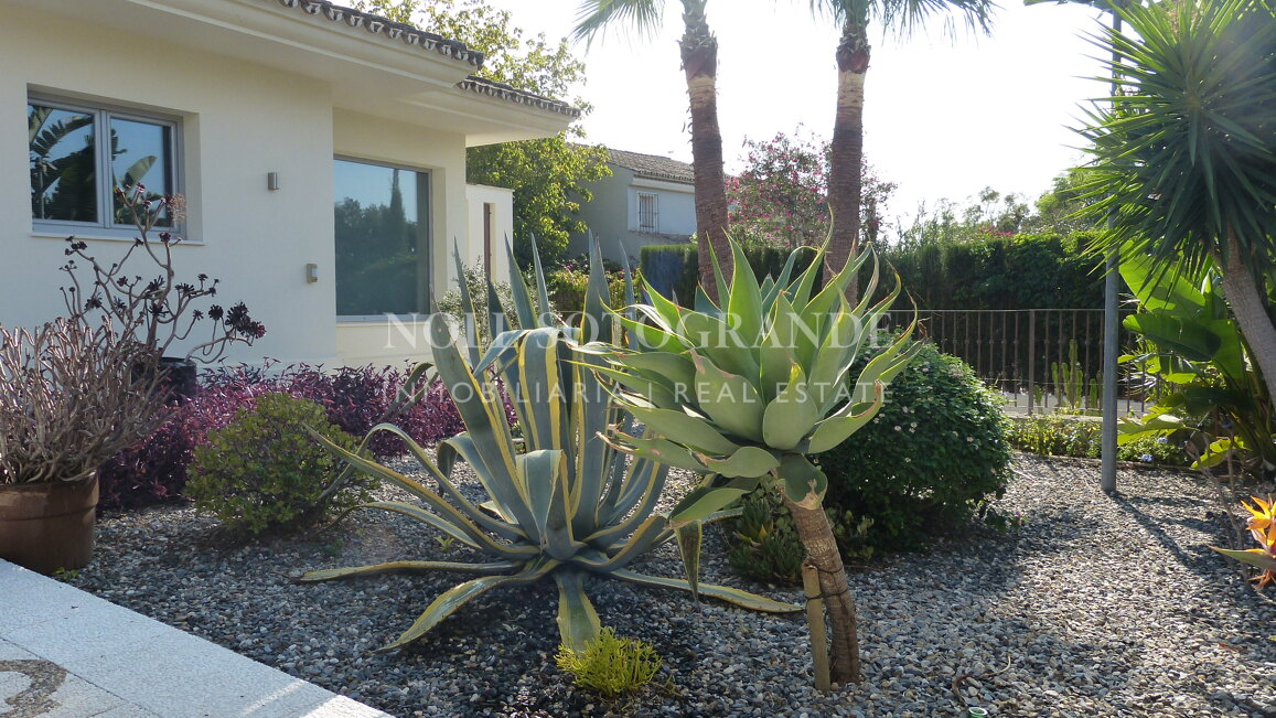 Moderne Villa zur Vermietung in Sotogrande Costa