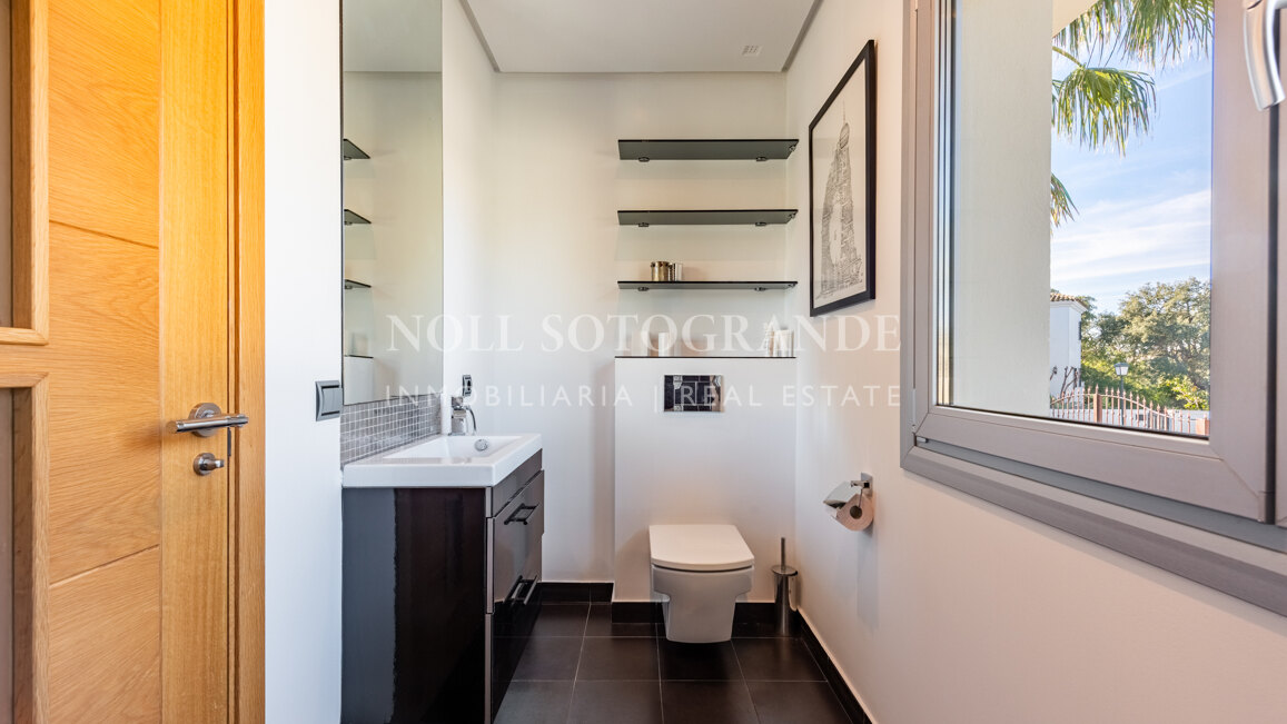 Villa moderna en alquiler en Sotogrande Costa