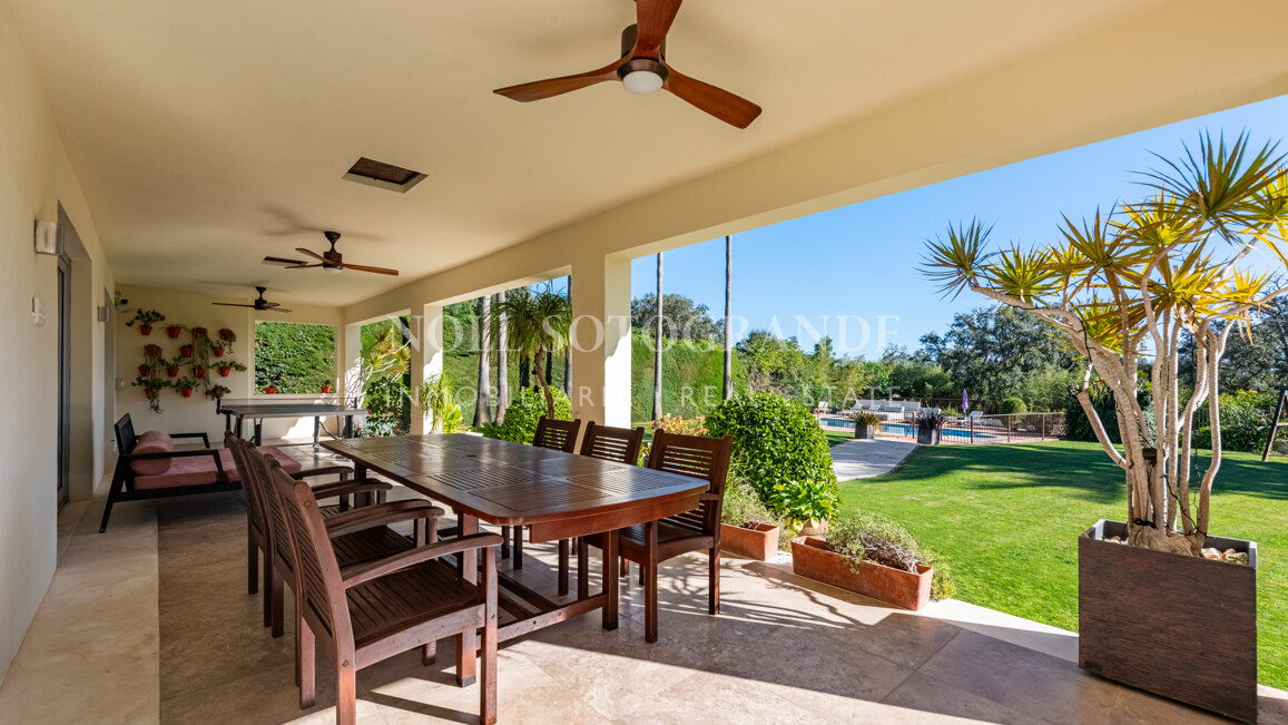 Villa moderna en alquiler en Sotogrande Costa