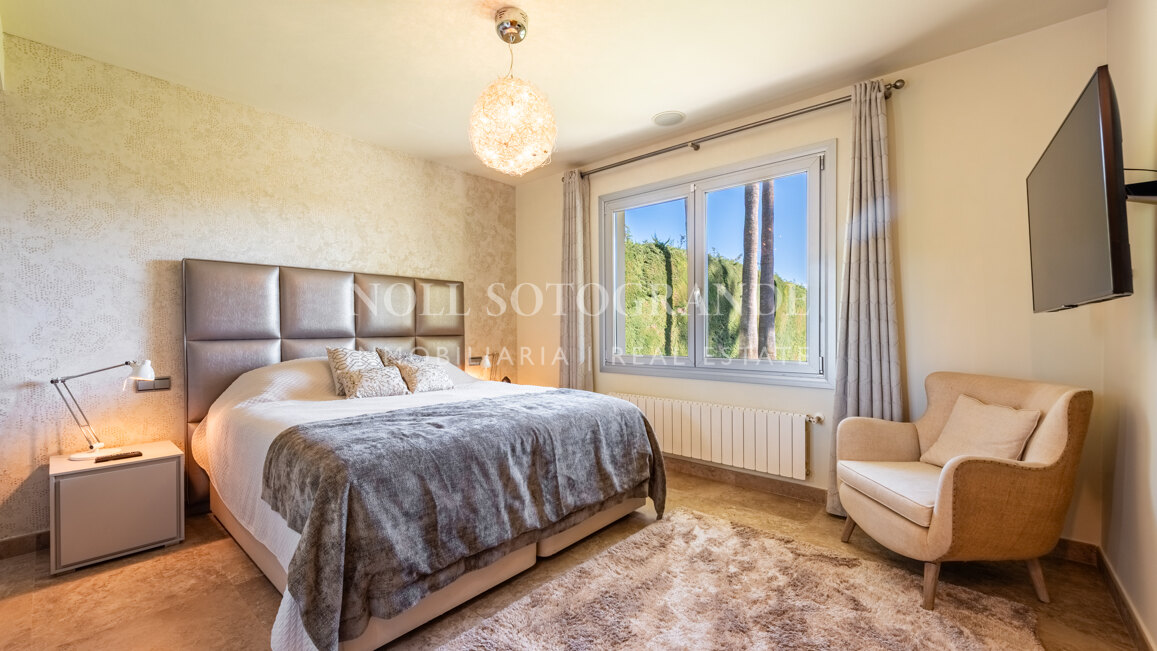 Villa moderna en alquiler en Sotogrande Costa