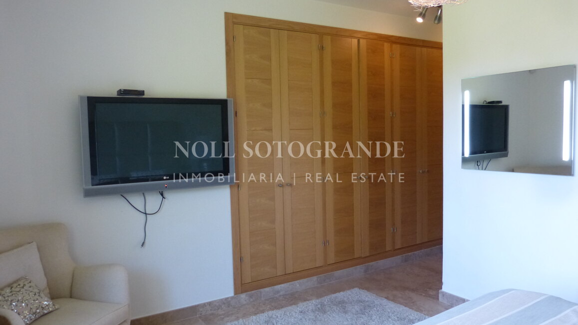 Moderne Villa zur Vermietung in Sotogrande Costa