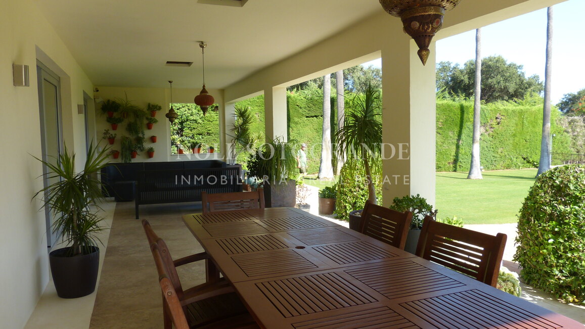 Moderne Villa zur Vermietung in Sotogrande Costa
