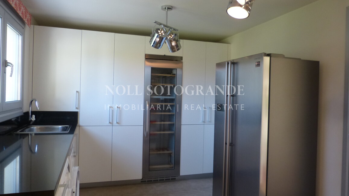 Moderne Villa zur Vermietung in Sotogrande Costa