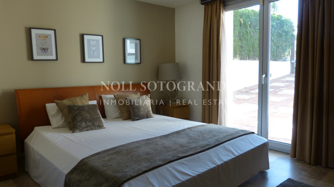 Moderne Villa zur Vermietung in Sotogrande Costa