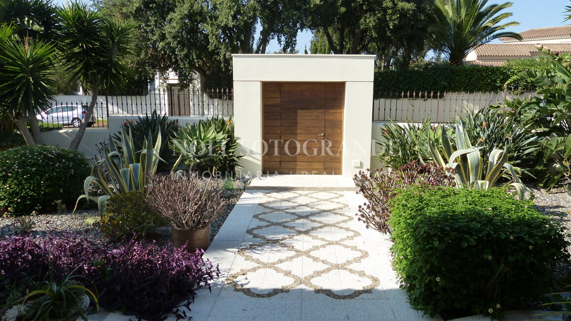 Moderne Villa zur Vermietung in Sotogrande Costa