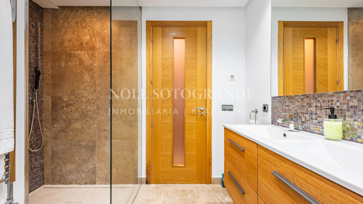 Villa moderna en alquiler en Sotogrande Costa