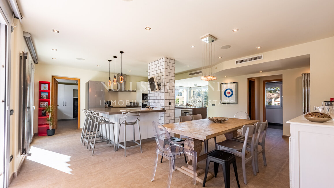 Villa moderna en alquiler en Sotogrande Costa