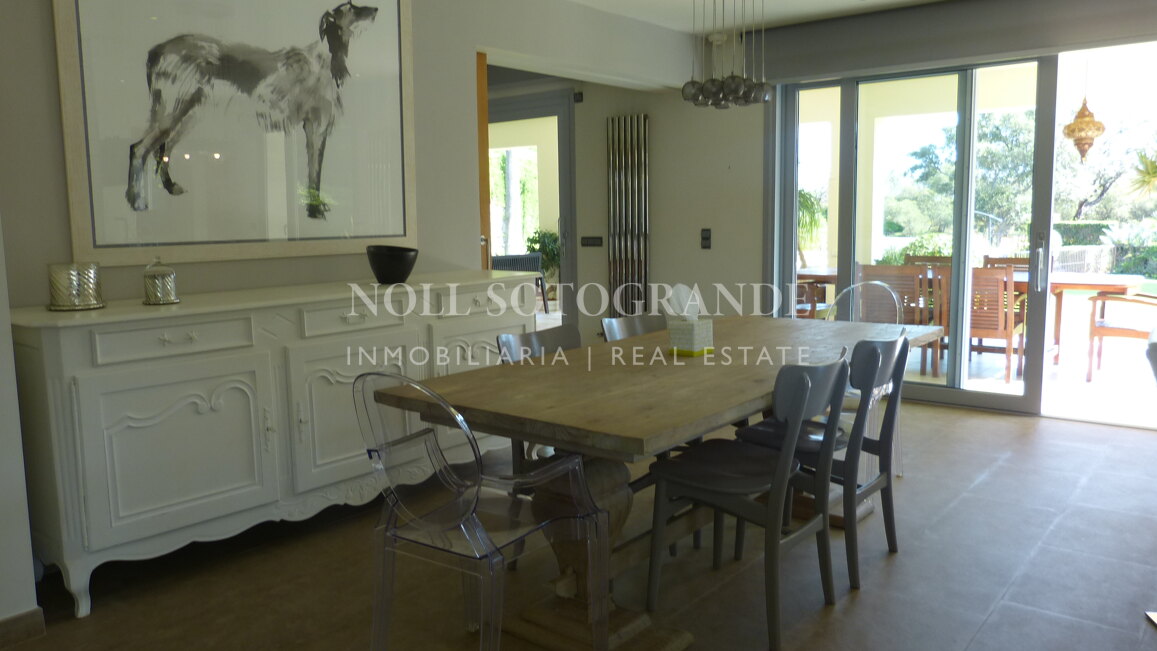 Moderne Villa zur Vermietung in Sotogrande Costa