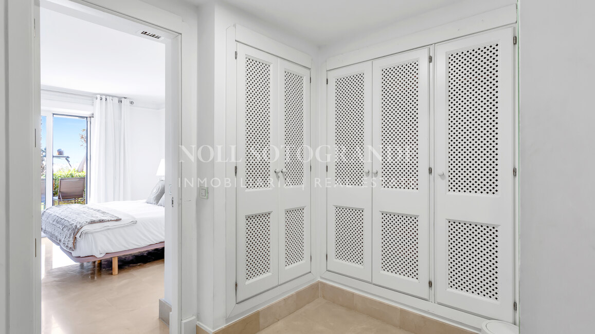 Erdgeschoss-Wohnung in der Marina von Sotogrande mit Garten und Pool