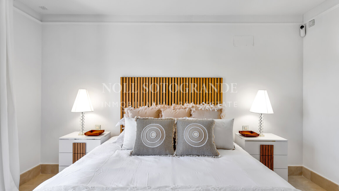 Erdgeschoss-Wohnung in der Marina von Sotogrande mit Garten und Pool