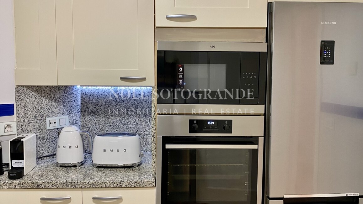 Erdgeschoss-Wohnung in der Marina von Sotogrande mit Garten und Pool