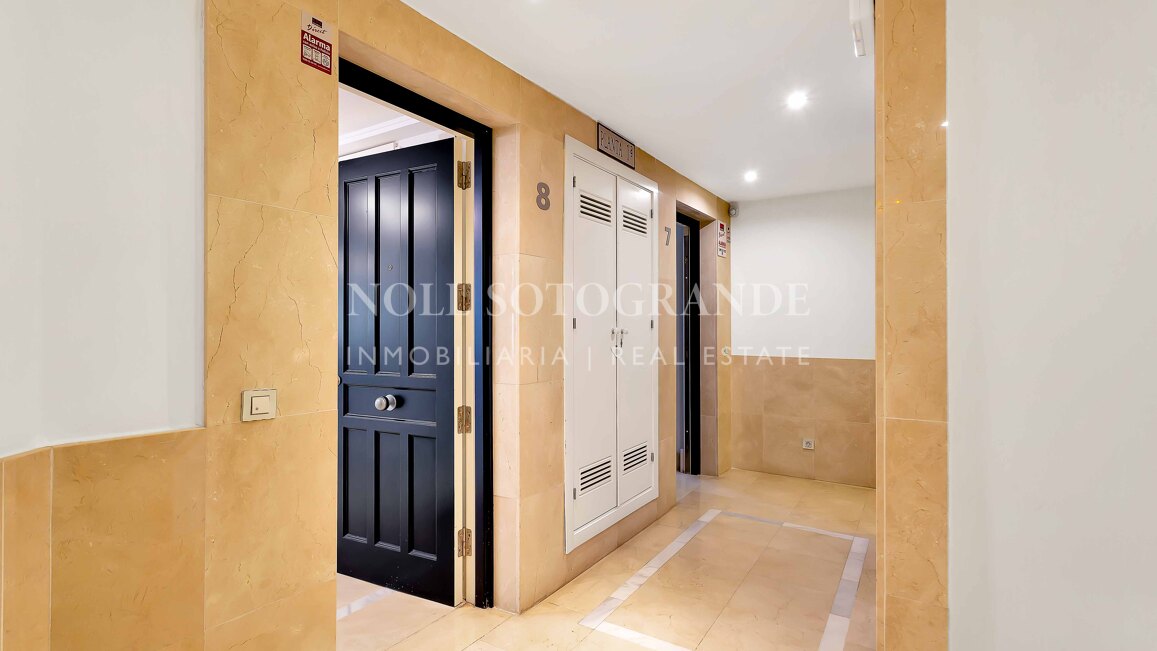 Erdgeschoss-Wohnung in der Marina von Sotogrande mit Garten und Pool