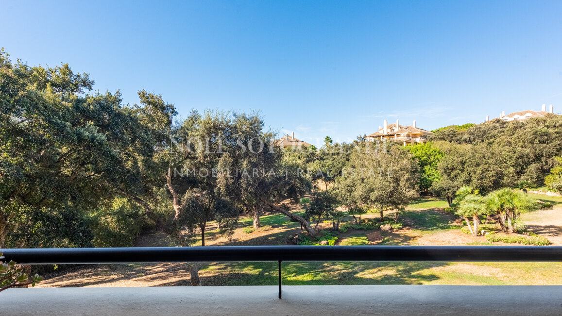 Vier-Zimmer-Wohnung im Erdgeschoss zum Verkauf in Valgrande, Sotogrande