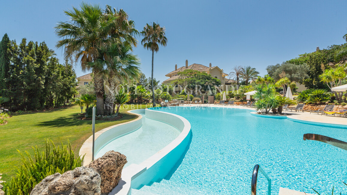 Vier-Zimmer-Wohnung im Erdgeschoss zum Verkauf in Valgrande, Sotogrande