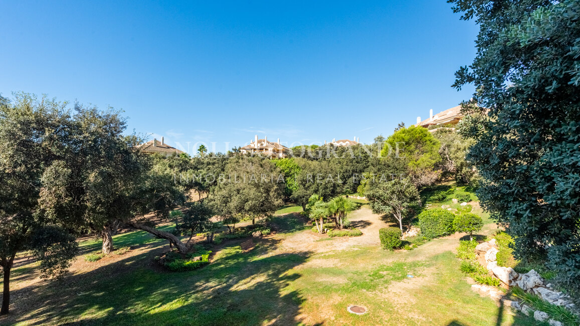Vier-Zimmer-Wohnung im Erdgeschoss zum Verkauf in Valgrande, Sotogrande