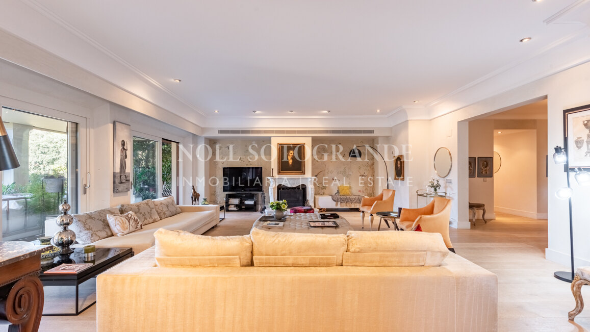 Vier-Zimmer-Wohnung im Erdgeschoss zum Verkauf in Valgrande, Sotogrande