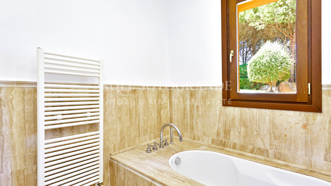 Villa in der Nähe der Internationalen Schule Sotogrande zu vermieten