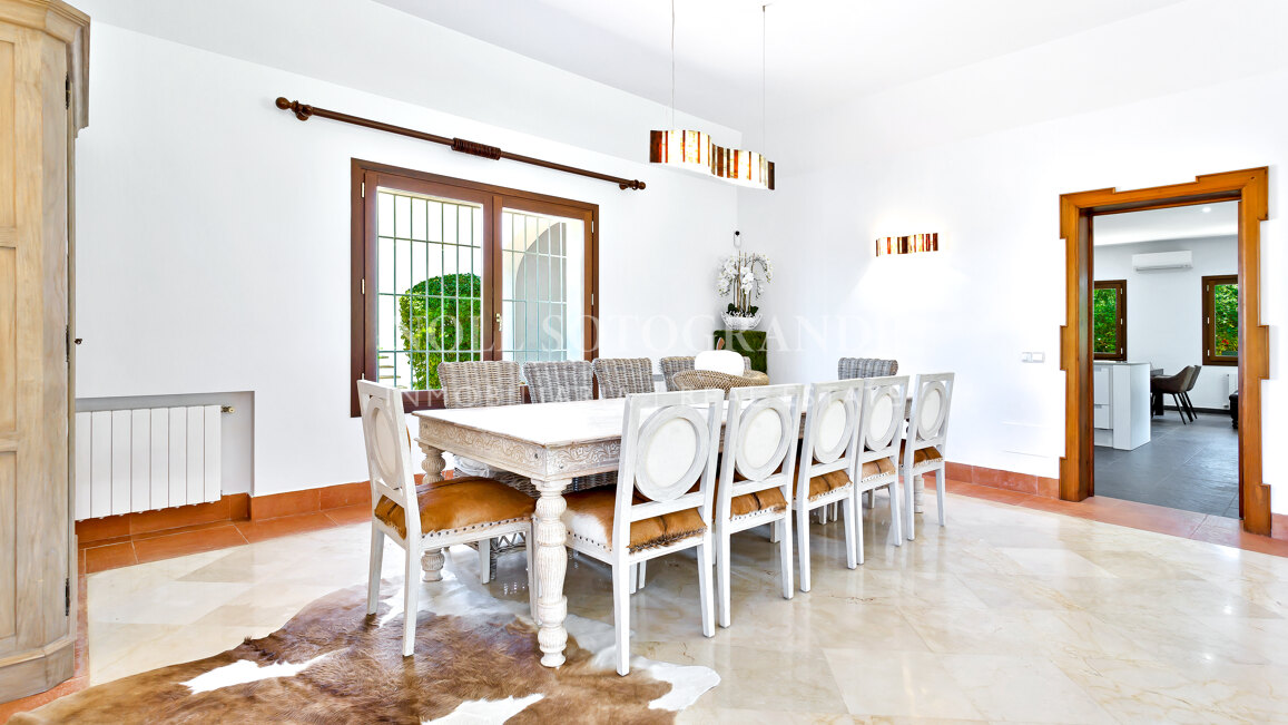 Villa in der Nähe der Internationalen Schule Sotogrande zu vermieten