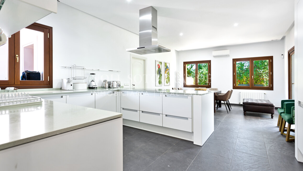 Villa in der Nähe der Internationalen Schule Sotogrande zu vermieten