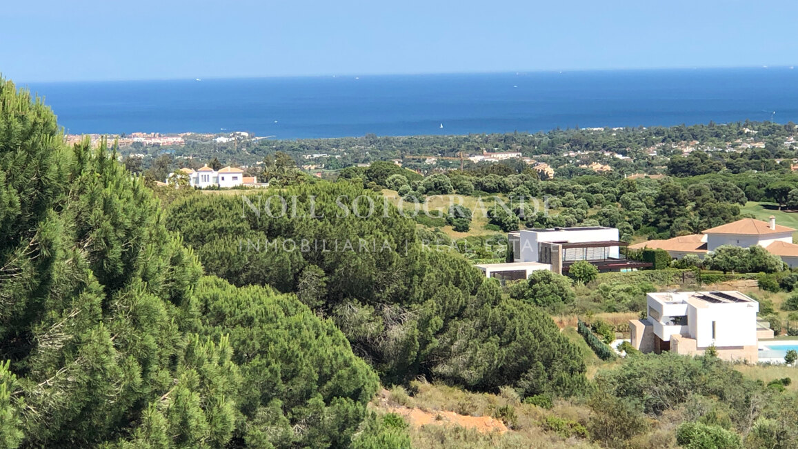 Vier zusammenhängende Grundstücke zum Verkauf in La Reserva, Sotogrande