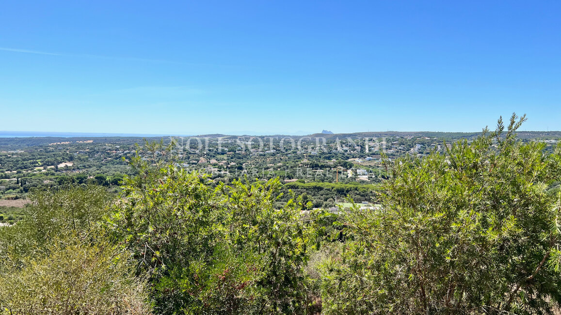 Vier zusammenhängende Grundstücke zum Verkauf in La Reserva, Sotogrande