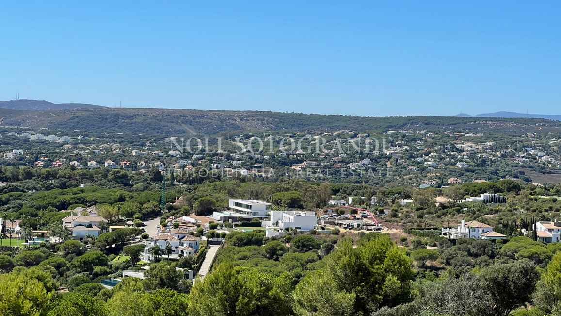 Vier zusammenhängende Grundstücke zum Verkauf in La Reserva, Sotogrande