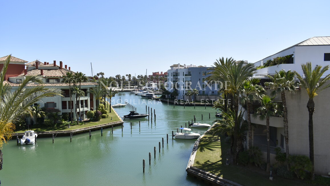 Penthaus mit privatem Pool in Ribera del Alboaire zur Ferienvermietung