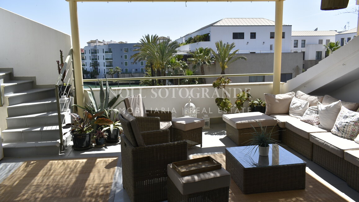 Penthaus mit privatem Pool in Ribera del Alboaire zur Ferienvermietung