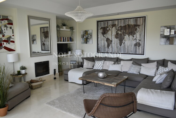 Penthouse with private pool in Ribera de Alboaire for holiday rentals