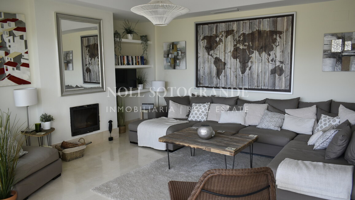 Penthaus mit privatem Pool in Ribera del Alboaire zur Ferienvermietung