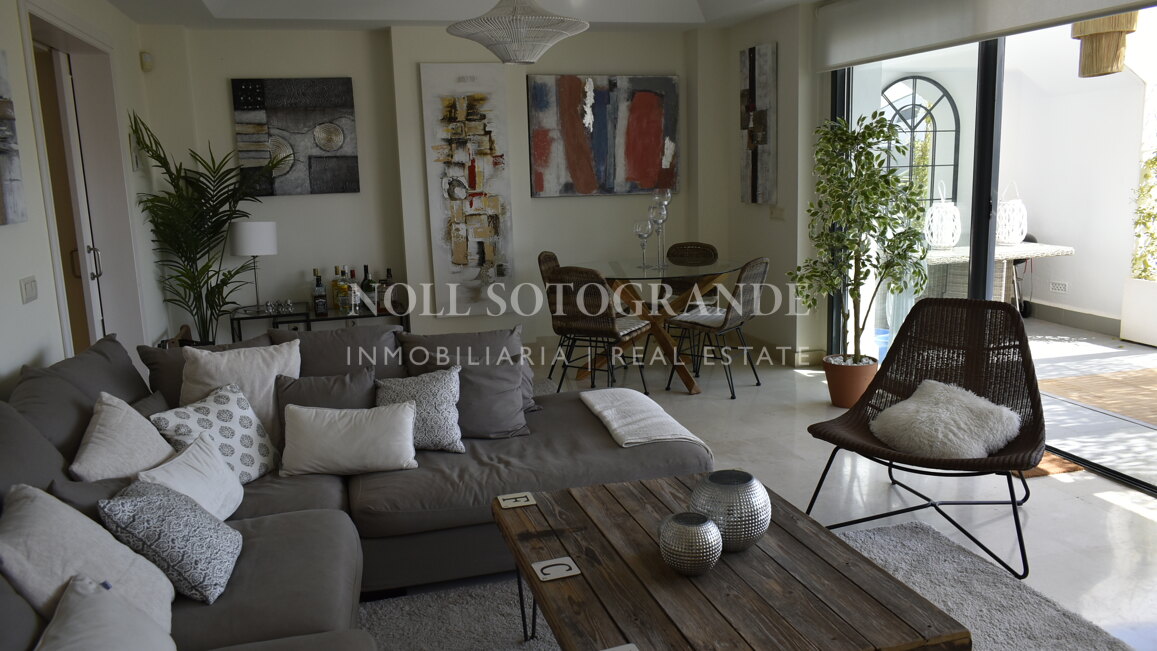 Penthaus mit privatem Pool in Ribera del Alboaire zur Ferienvermietung