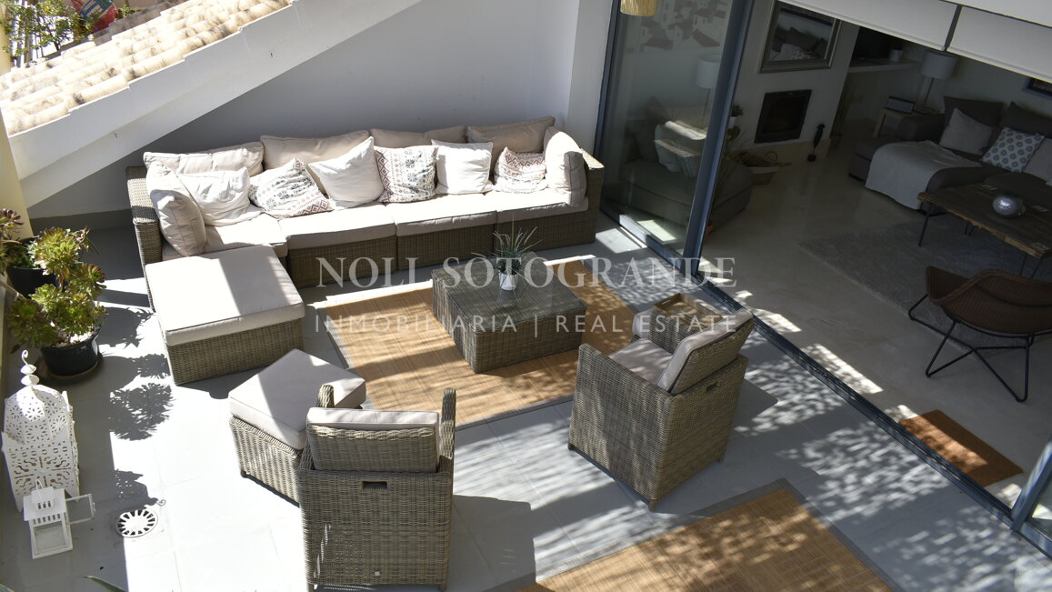 Penthaus mit privatem Pool in Ribera del Alboaire zur Ferienvermietung